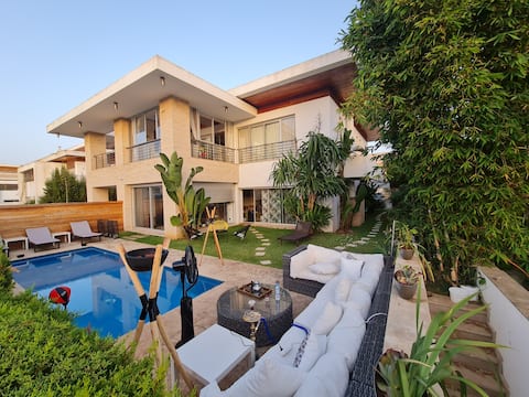 Beautiful villa close to the sea