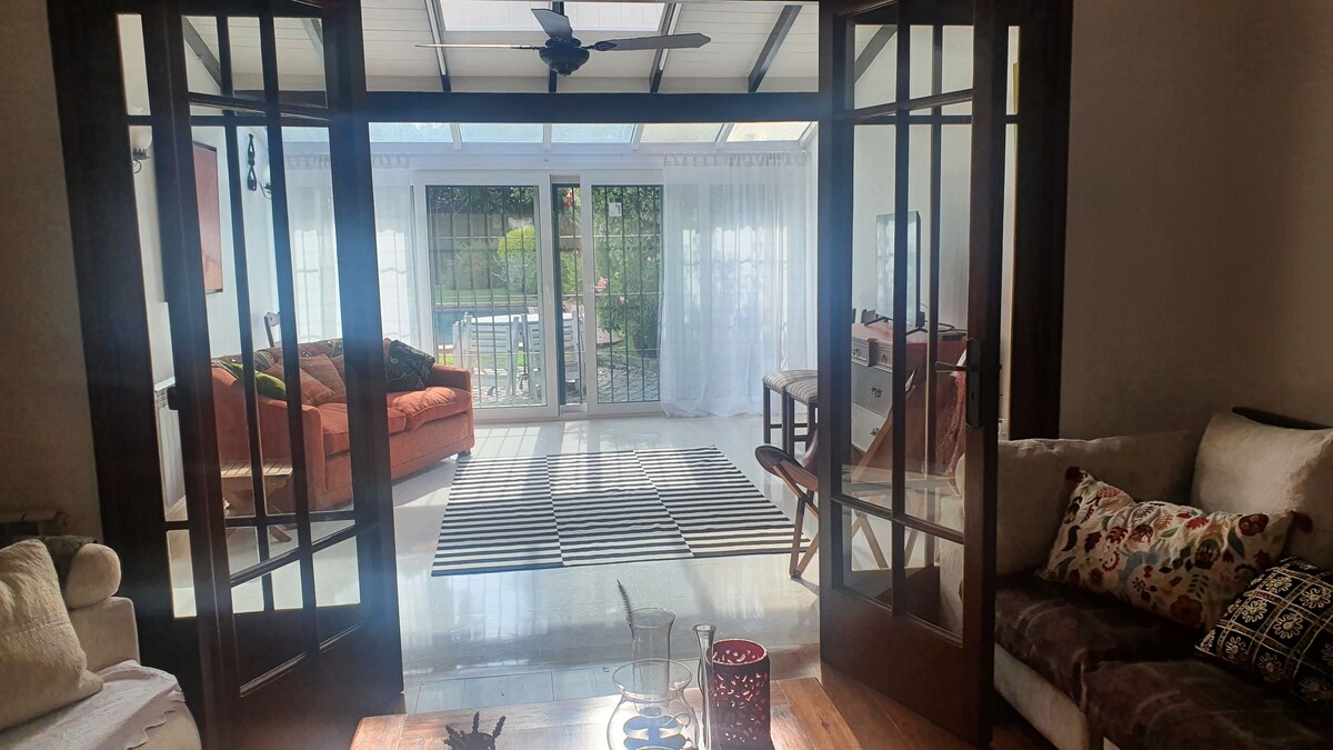 Casa con pileta y 3 baños