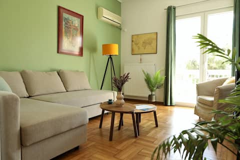 Top performing Airbnb: Cosy and Central Home in Athens in ΔΟΥΡΓΟΥΤΙ Ι