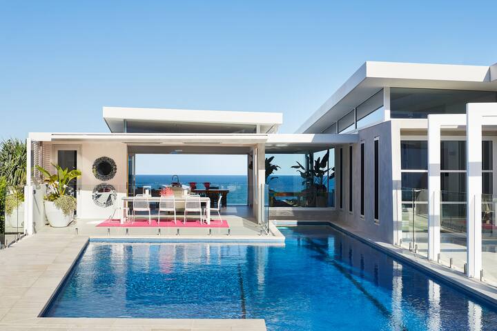 Beachfront Hideaway – Direct Beach Access & Views gallery image 3