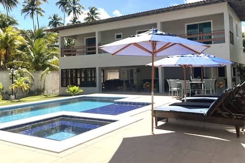 Large beachfront home in Maragogi