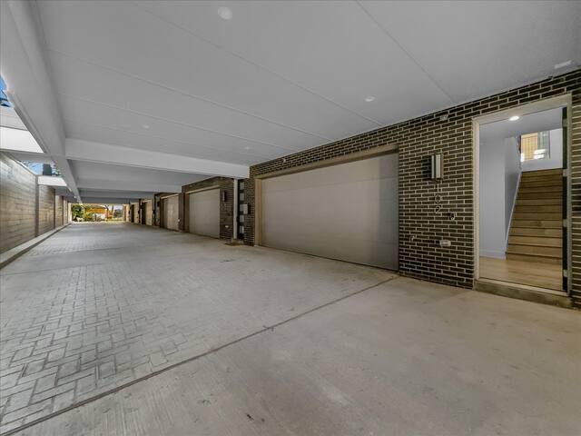 3BR @ Bishop Arts! Modern+Rooftop+Views+ Shopping! gallery image 4