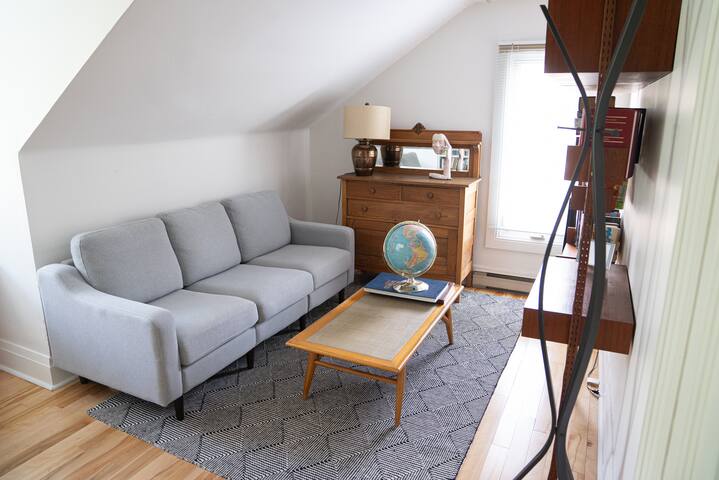 Spacious luxury home by Casa Loma gallery image 5