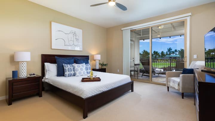 Suite principal con cama tamaño king, lanai privado.