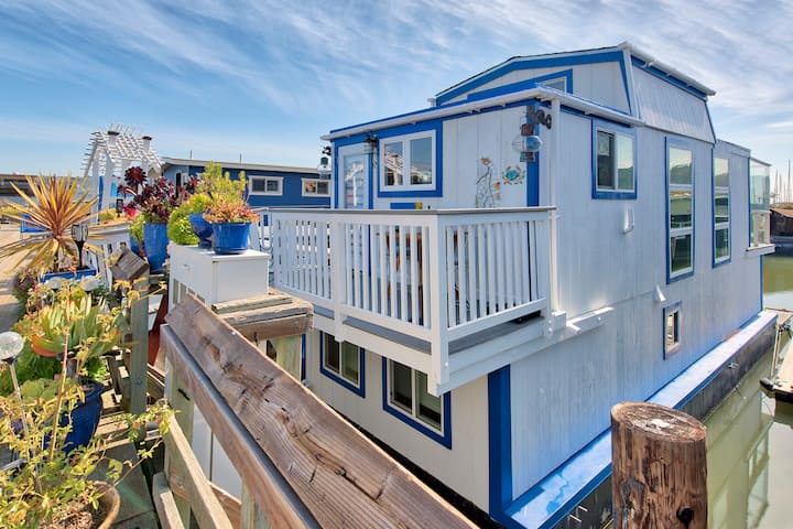 Monthly Houseboat Rentals In Sausalito