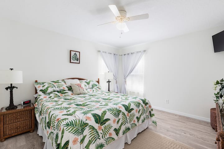 יחידת הורים 4, מיטת קינג סייז וסוויטה צמודה.