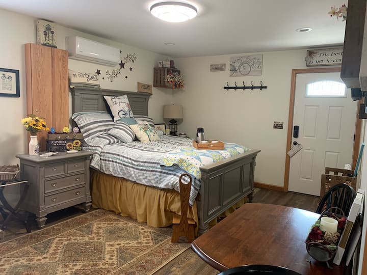 Cardinal's Roost B&B Bed and breakfasts for Rent in Rockwood