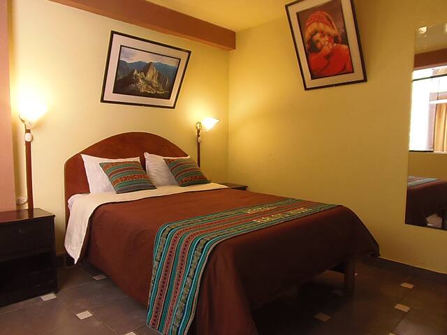 Private room with 1 bedrooms in Urubamba - H1M Habitación matrimonial para pareja con vista