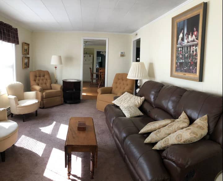 Top 10 Airbnb Vacation Rentals In Bemus Point, New York Updated 2024