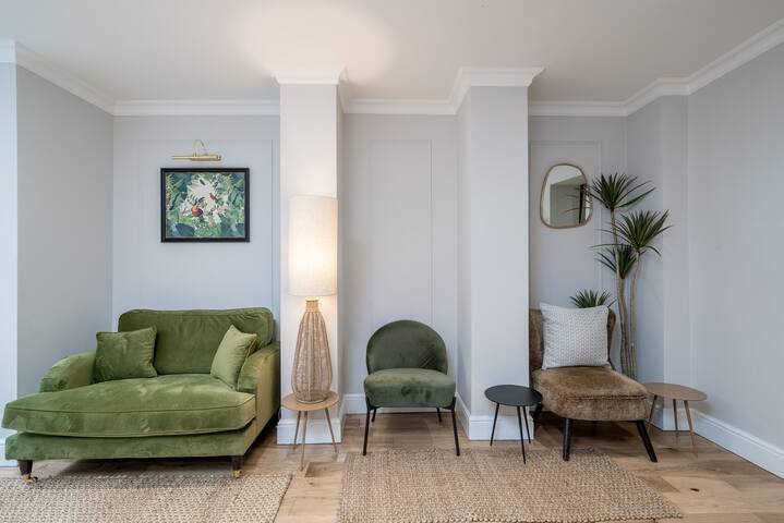 Green Escape | Tower Bridge | Creed Stay gallery image 2