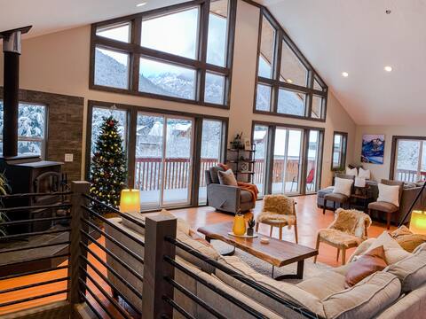 Jeremy's Mountain Chalet (@jeremysmountainchalet)