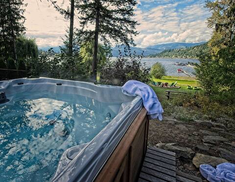 ❤️Lake house♥️ hot tub ♥️on the beach in ♥️ of village