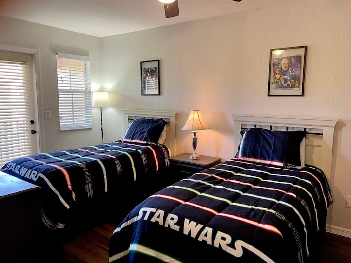 Chumba kwa ajili ya shabiki wa vita vya nyota: )