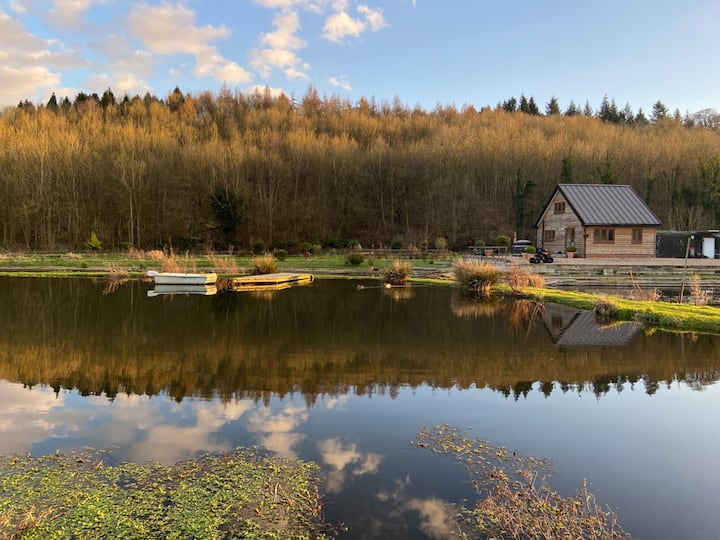 10 Best Airbnb Vacation Rentals In Three Rivers District, England