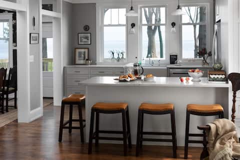 Goyke -Gorgeous Lakefront Home