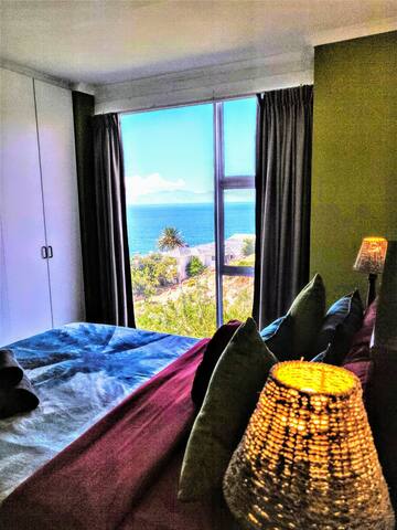 Penguinden-EntireVilla w SeaView, NOloadsheddign gallery image 5