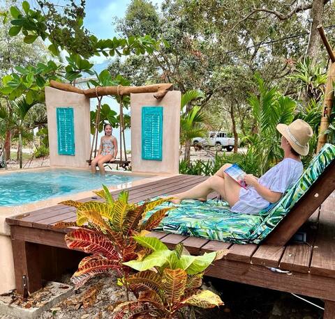 Mermaid Cottage & Pool on Azura Beach in Placencia