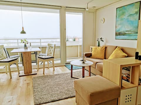 Successful Airbnb property: Bright sunny apartment above the rooftops of Sylt in Sylt