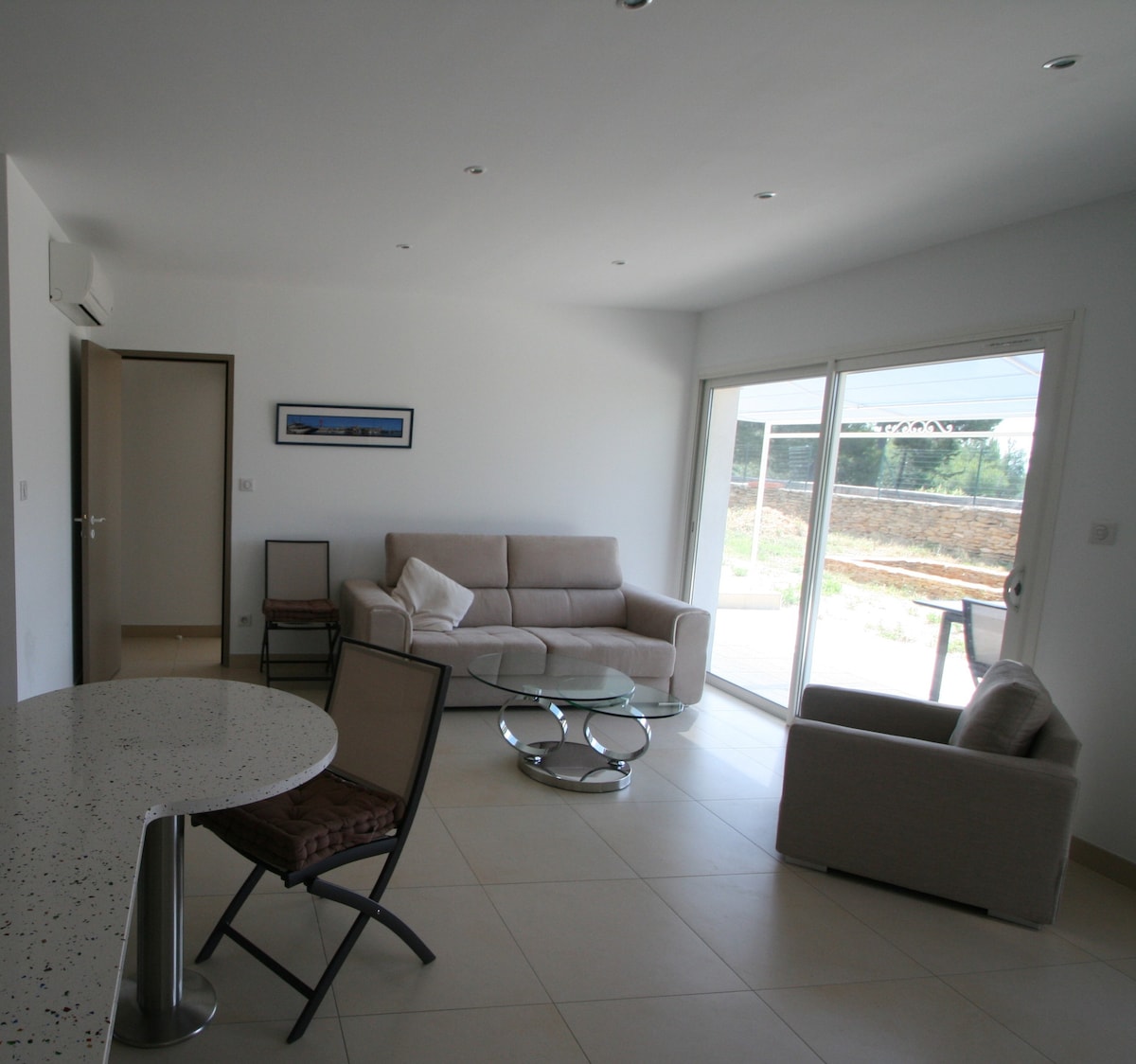 Popular Airbnb listing: Villa outbuilding with land and private entrance in Ceyreste