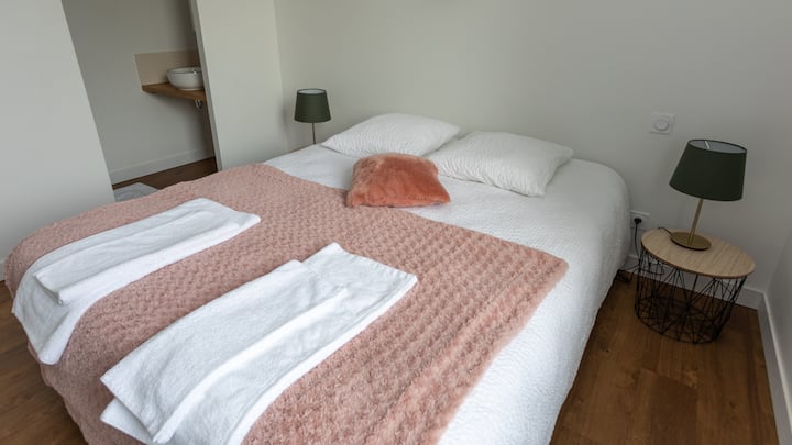 Spavaća soba,  bračni krevet