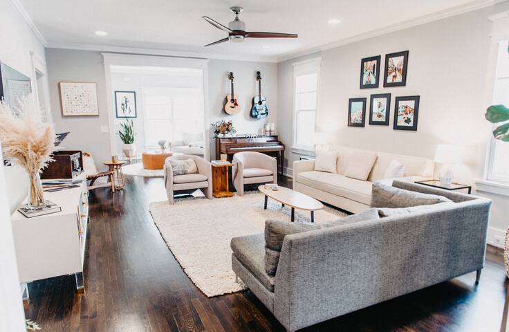 HGTV 12 South Bungalow | Walk to Coffee & Shops gallery image 5