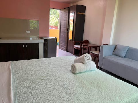 Ocean Breeze - Modern, Studio Suite (5)