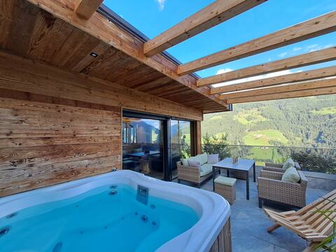 Nature Chalet INSToul   Outdoor Jacuzzi & Sauna