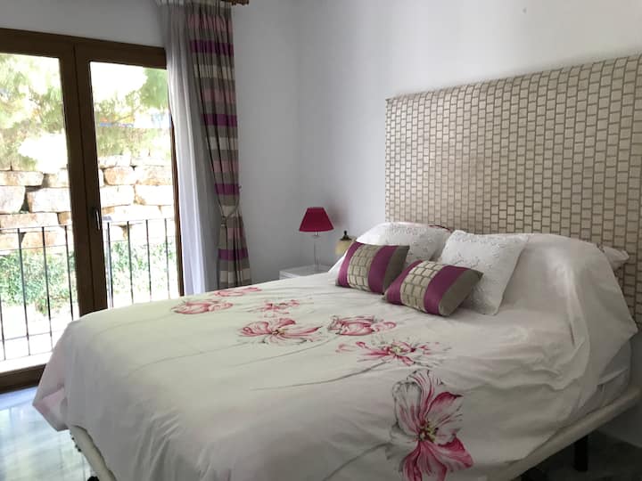 Vizitori Dhoma e gjumit në katin e parë