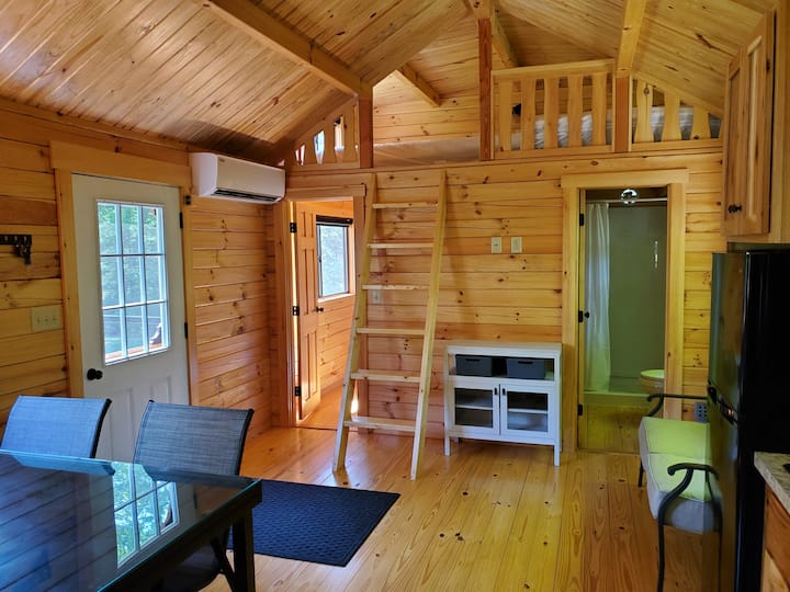 Cabin 5 minutes from Knoebels. Tiny houses for Rent in Catawissa