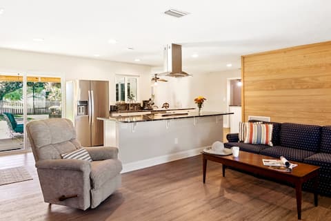 Popular Airbnb listing: Beach 500ft, Bikes, Wlkble Island, Views St, Surf in Melbourne Beach