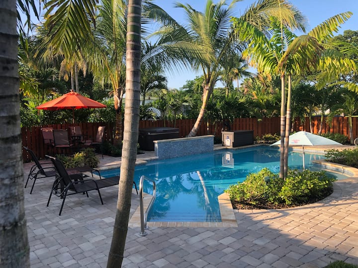 Billy's ResortClothing OptionalMale onlyTriad Houses for Rent in