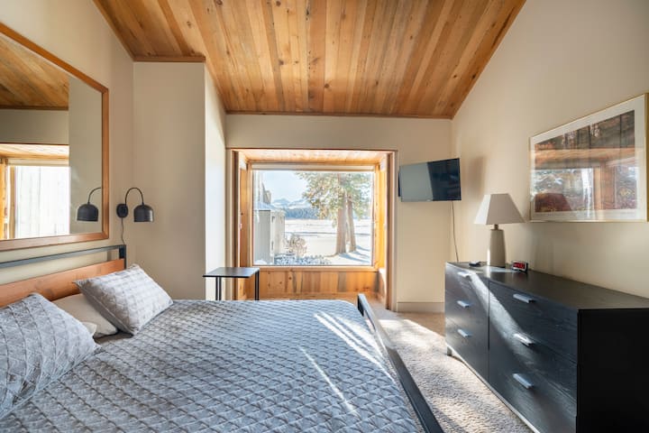 חדר השינה למעלה משקיף על סאות 'סיסטר