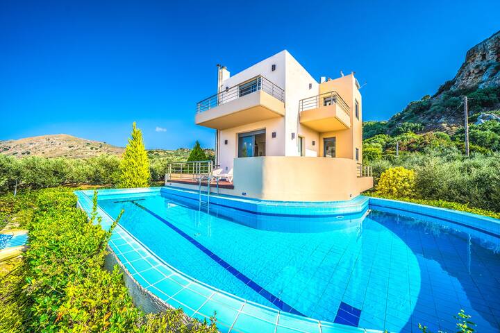 Villa Sirocco, Sunset View, 5min to Sandy Beach