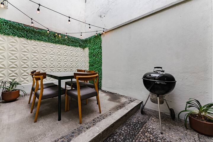 Stylish Hillside Home Near Polanco & Santa Fe gallery image 4