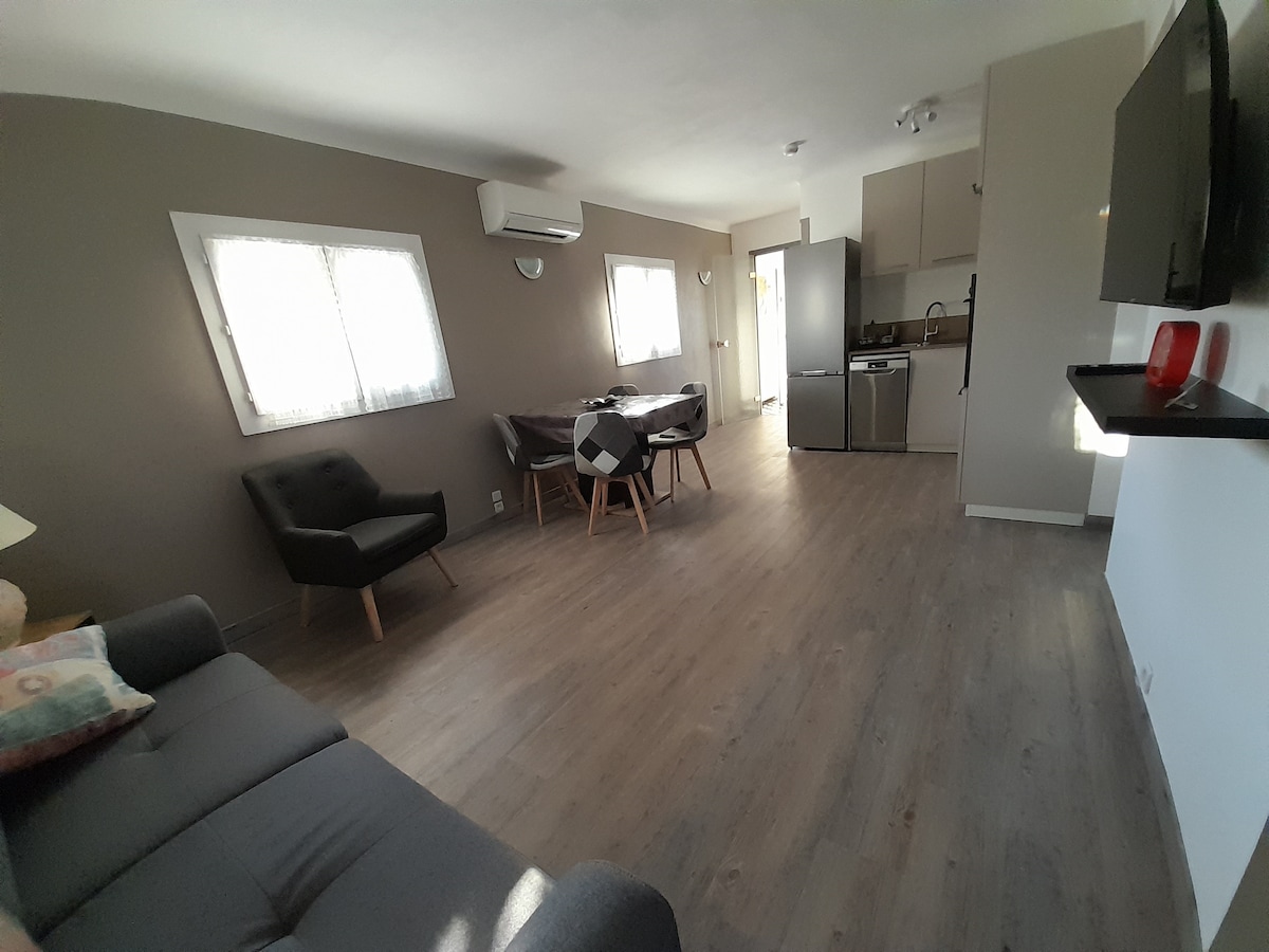 Top Airbnb: Quiet ground floor apartment between Montpellier & beach in Saint Jean De Védas