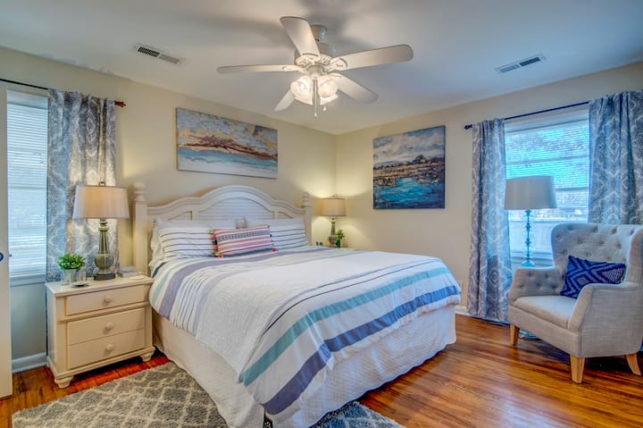 חדר שינה אחד עם אמבטיה מלאה