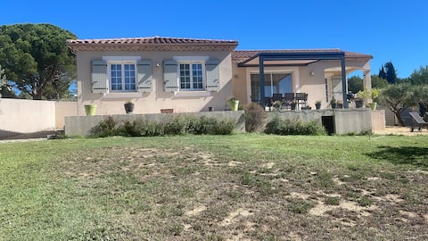 INDIVIDUAL VILLA ON ARAMON FOR 6 PEOPLE