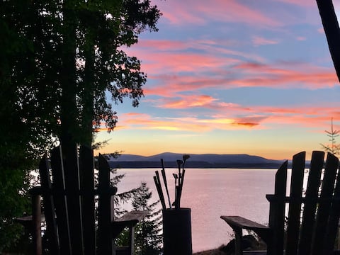 Private 3 Acres, Beach & Dock, Glorious Sunsets!