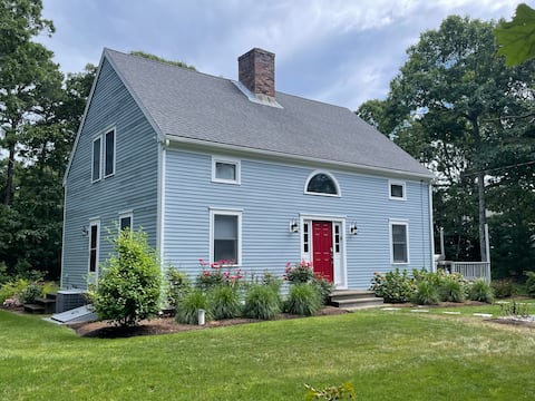 Cozy, walk to Thumpertown beach, central AC