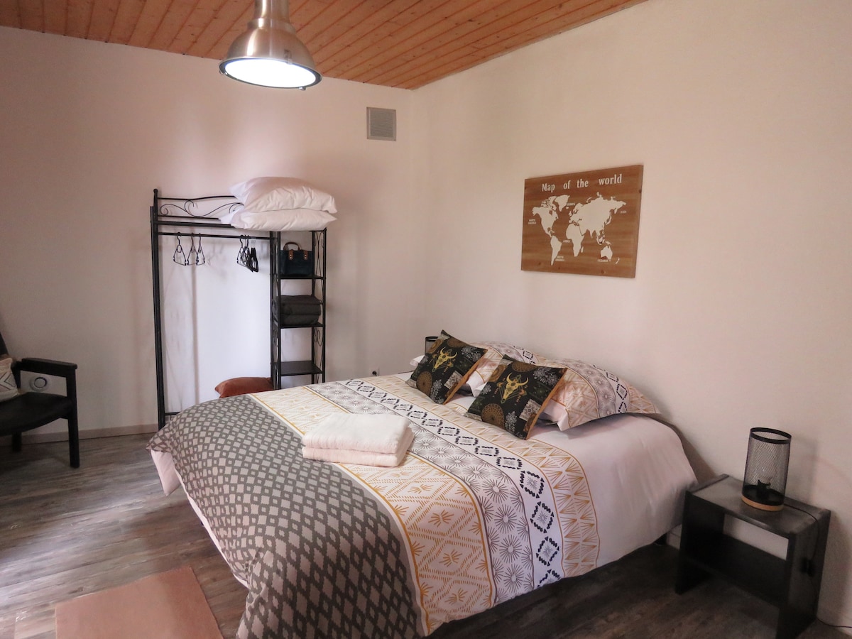 ห้องเตียงใหญ่ "Ethnique"