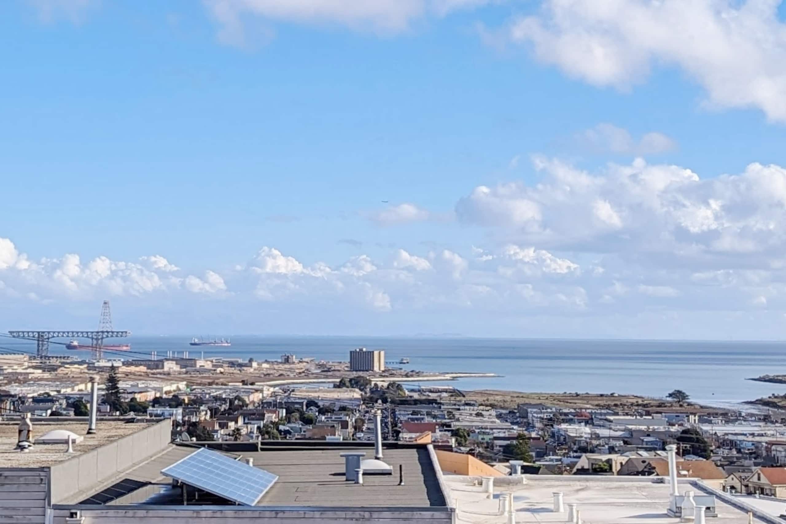 Home in San Francisco · ★4.98 · 4 bedrooms · 5 beds · 2 baths - Image 35