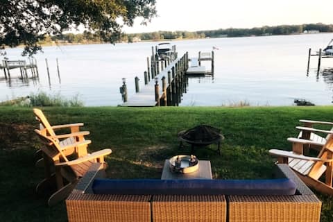 River front cottage with private dock & water fun