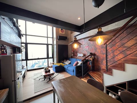 Designer Industrial Loft in the ❤ of Mandaluyong