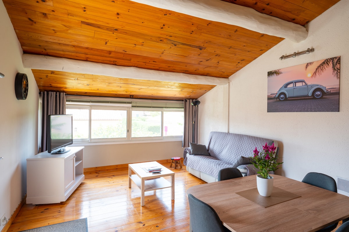 Propriété Airbnb réussie: Beautiful apartment with swimming pool, currently 77 °F (25 °C) à Saint Rémy De Provence