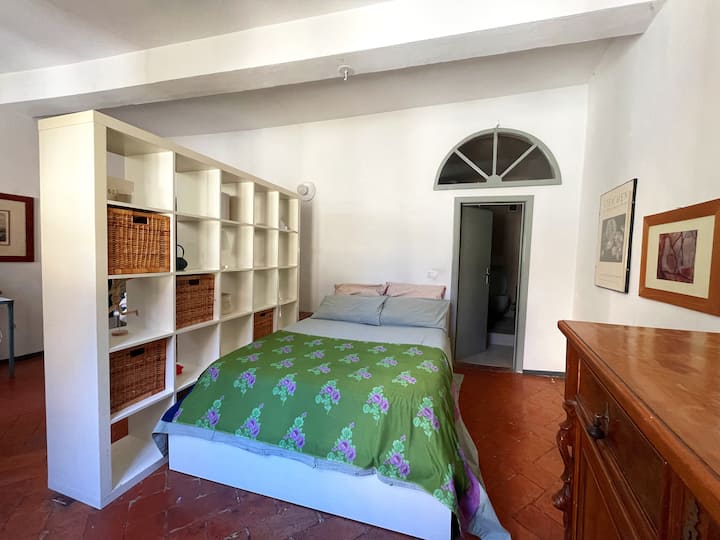 Confortable Et Chic à S. Ambrogio, En Plein Centre