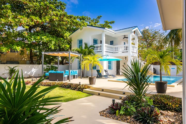 Azul Vista Villas-tropical oasis with private pool gallery image 3