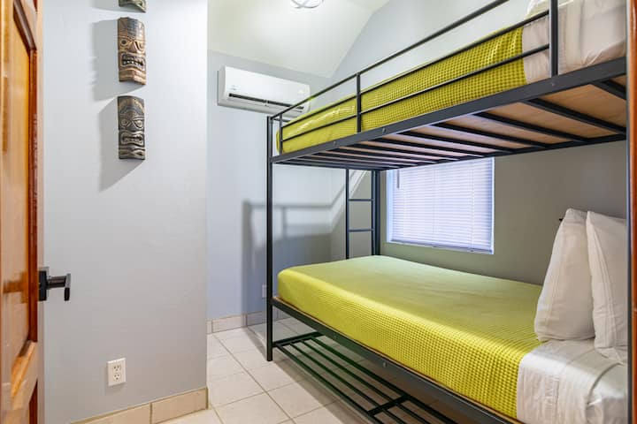 VILLA MEDIO - bunk bed room