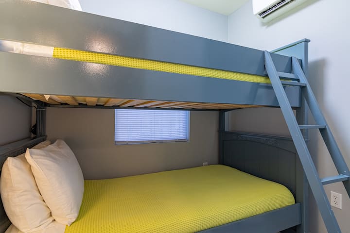 VILLA GRANDE - habitación con literas