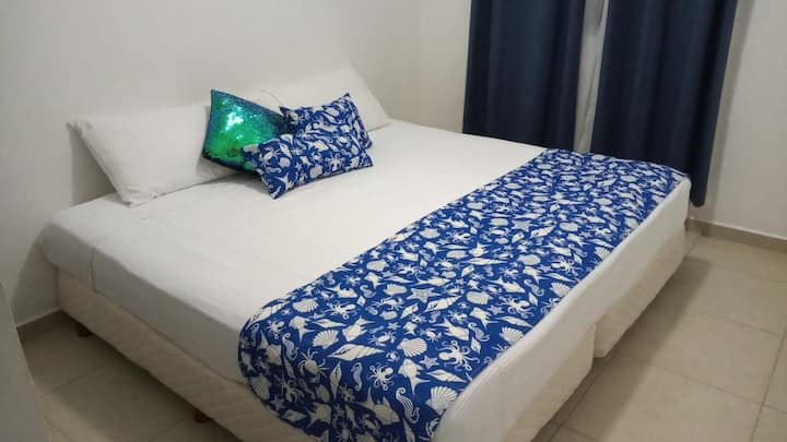Room 4 / cuarto 4