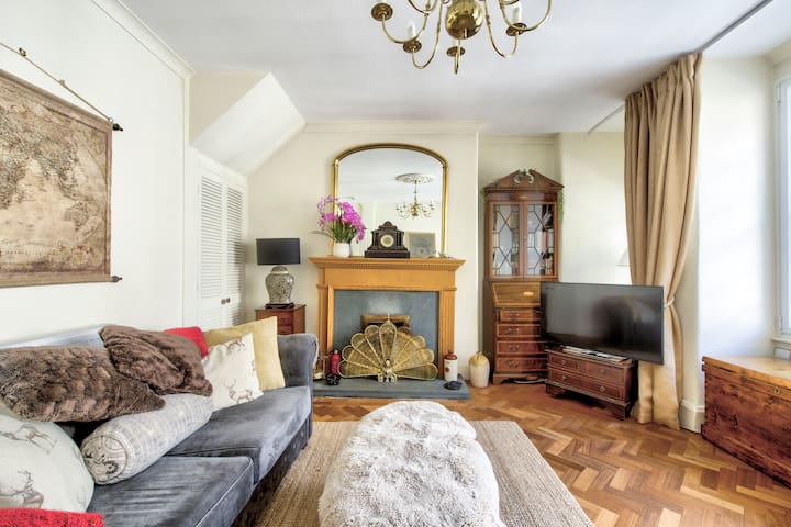 17th Century Riddle’s Court Retreat, Royal Mile